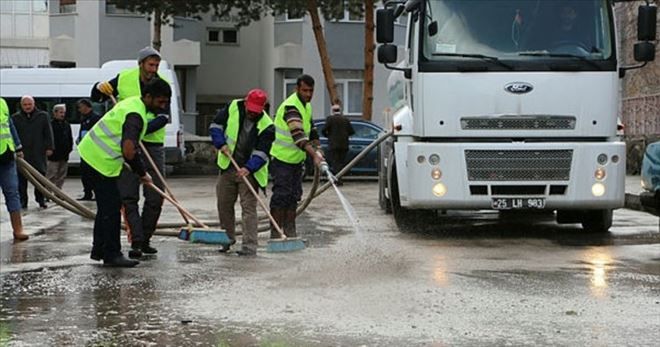 ?Aziziye Bahar temizliğine başladı