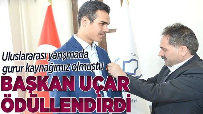 Başkan Uçar, kuran bülbülünü ödüllendirdi